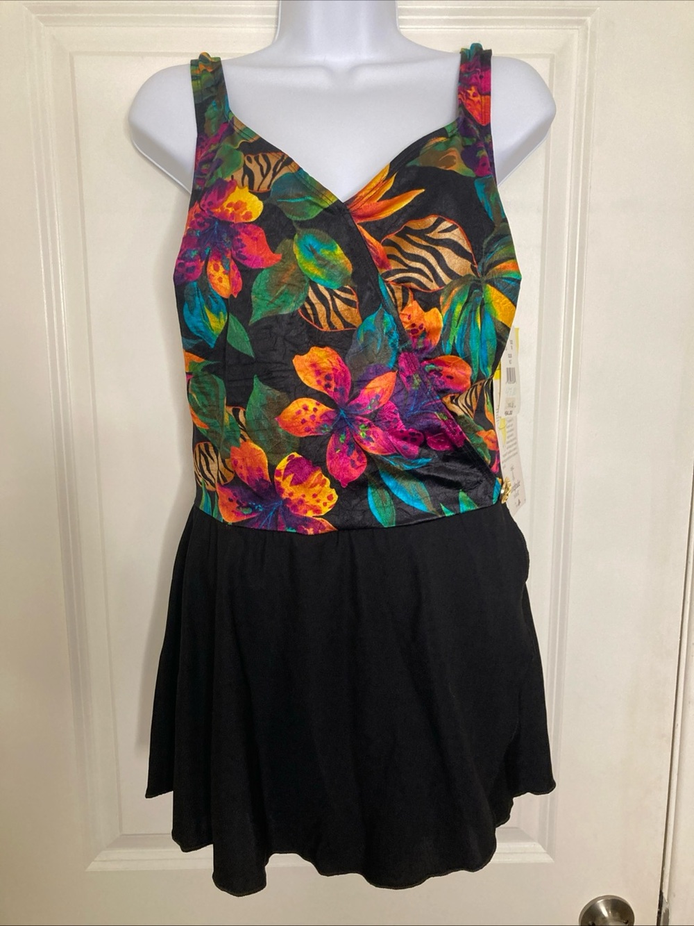 Longitude Womens Tiered Tropical Floral One Piece Swim Dress Black Multi Size 18